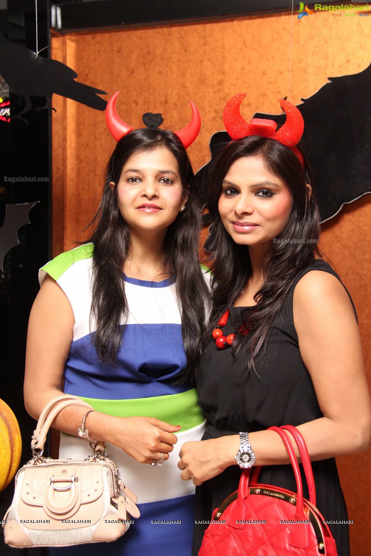 Club Se La Vie's Halloween Bash 2013 at F Cafe & Lounge, Hyderabad