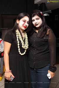 Se La Vie Halloween Party