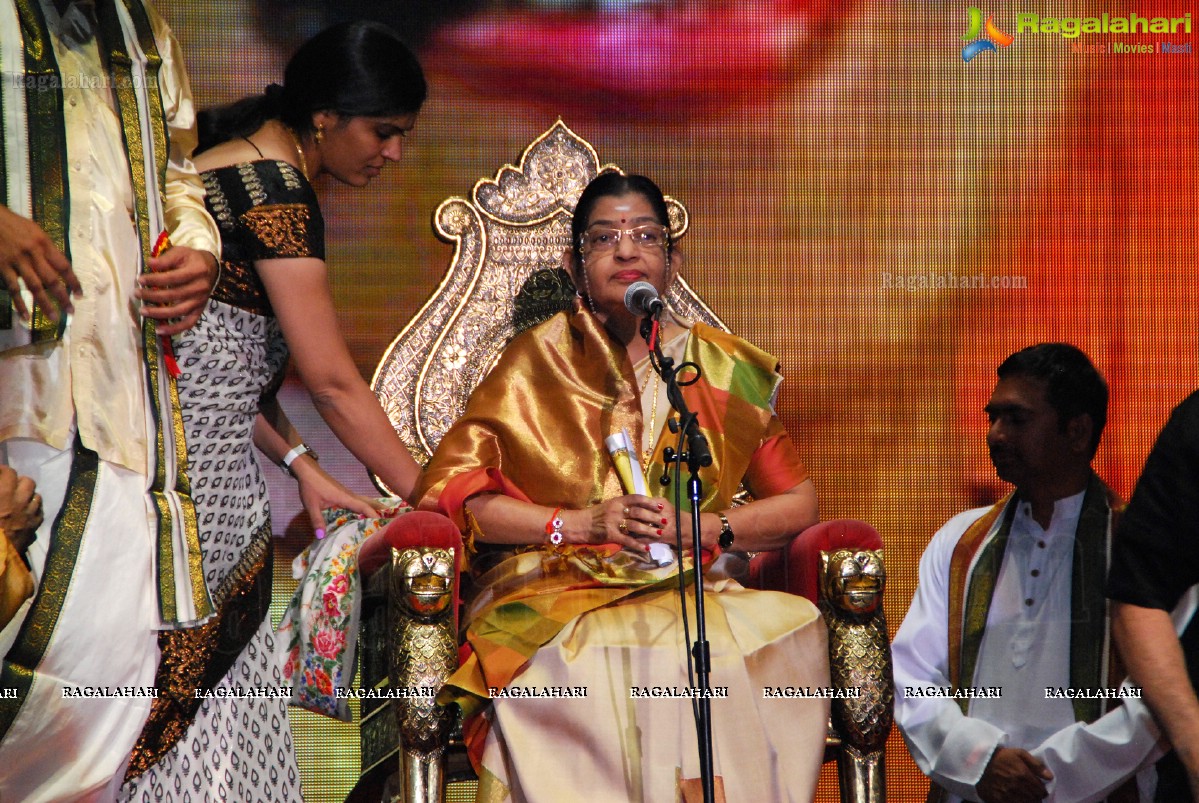 Life Time Achievement Award for Padma Bhushan Smt. Dr.P.Susheela by Silicon Andhra