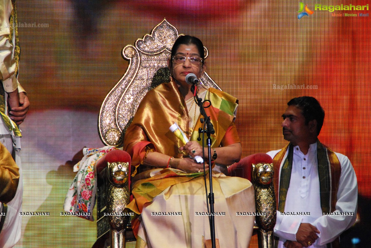 Life Time Achievement Award for Padma Bhushan Smt. Dr.P.Susheela by Silicon Andhra