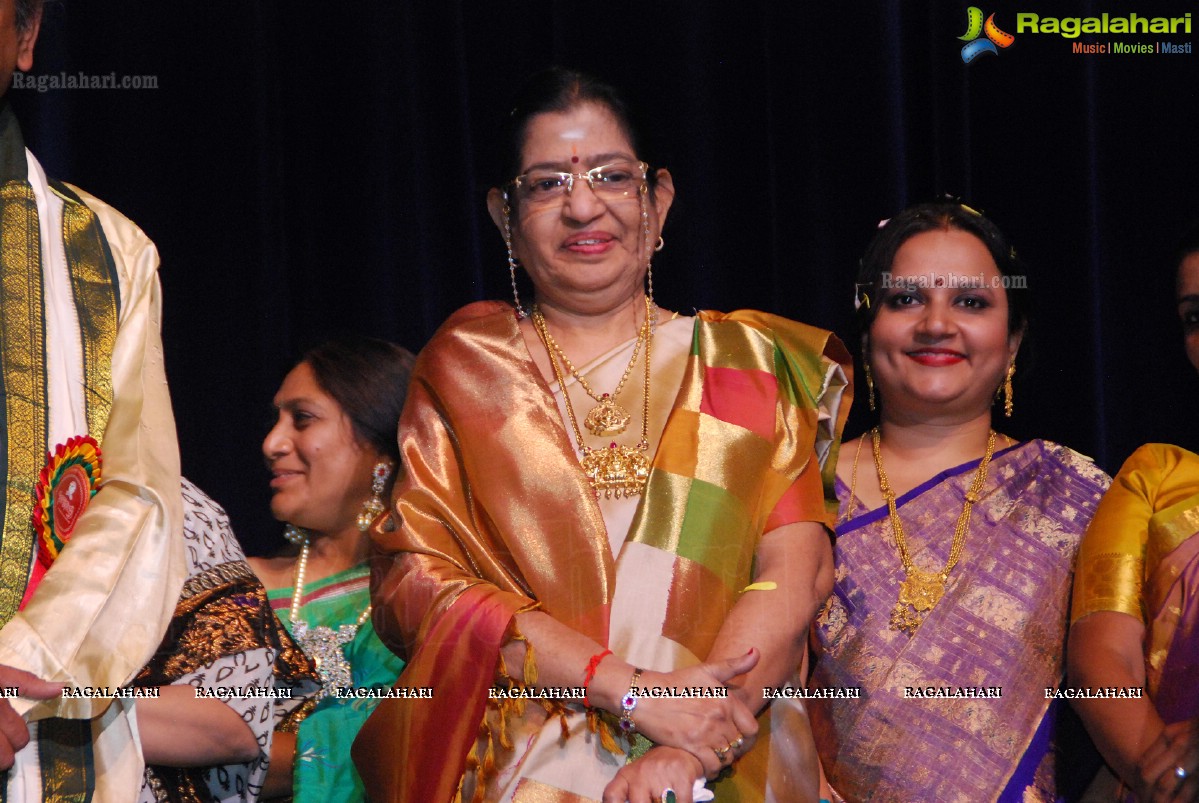 Life Time Achievement Award for Padma Bhushan Smt. Dr.P.Susheela by Silicon Andhra