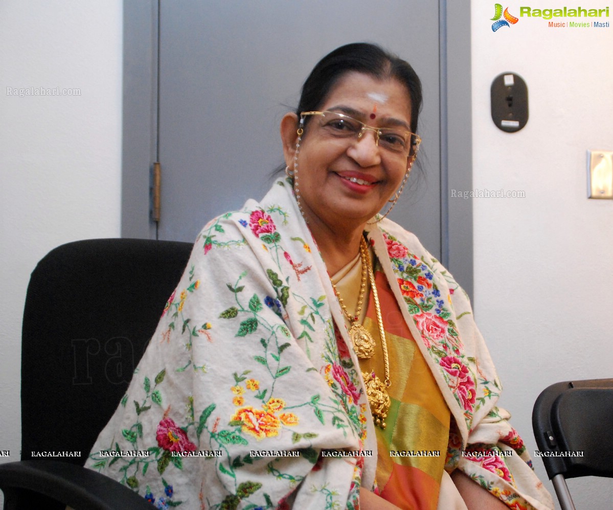 Life Time Achievement Award for Padma Bhushan Smt. Dr.P.Susheela by Silicon Andhra