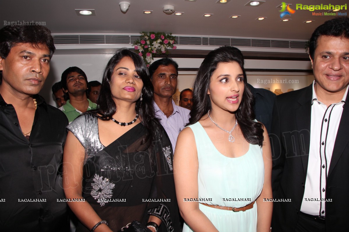 Parineeti Chopra inaugurates Meena Jewellers 6th Jewellery Showroom, Hyderabad