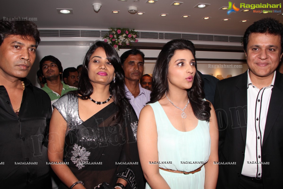 Parineeti Chopra inaugurates Meena Jewellers 6th Jewellery Showroom, Hyderabad