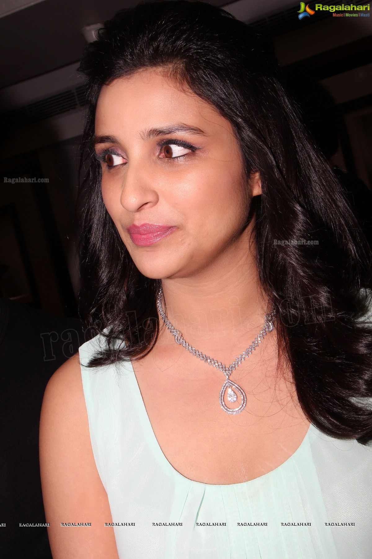 Parineeti Chopra inaugurates Meena Jewellers 6th Jewellery Showroom, Hyderabad