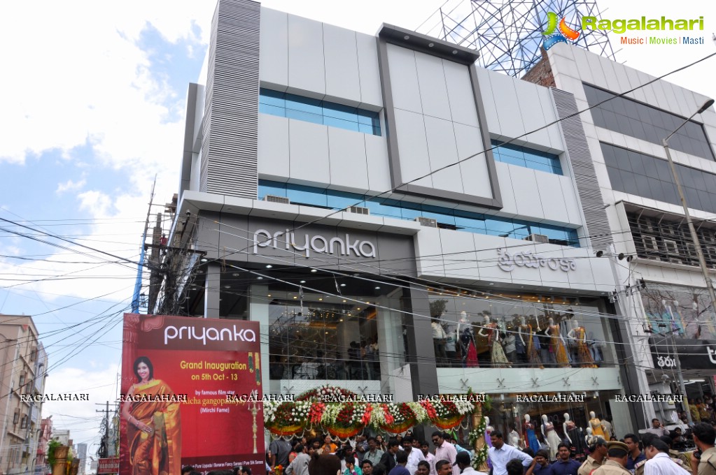 Richa Gangopadhyay inaugurates Priyanka Showroom at Kukatpally, Hyderabad
