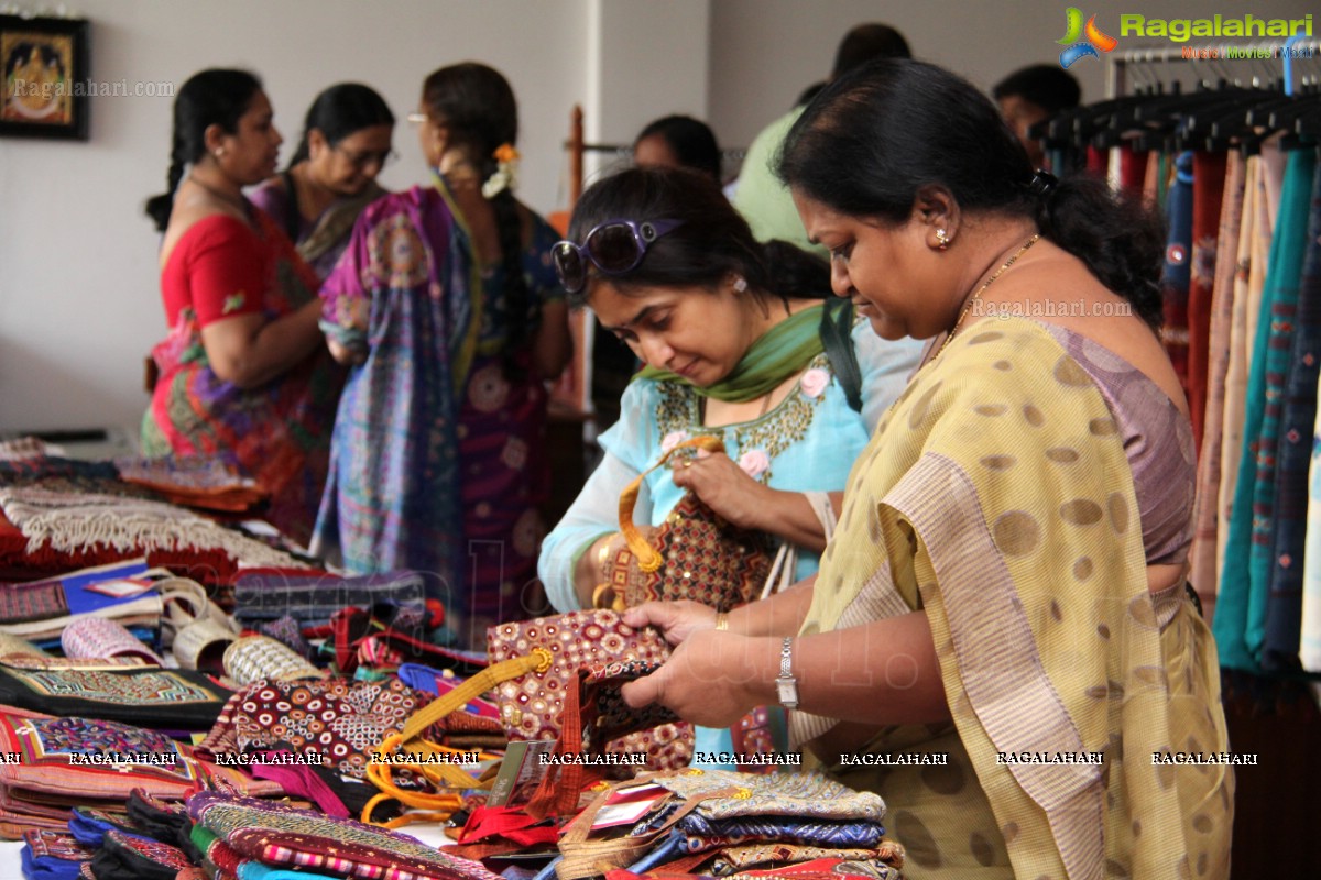 Tanusha inaugurates 'Shrujan Hand Embroidery' Exhibition, Hyderabad