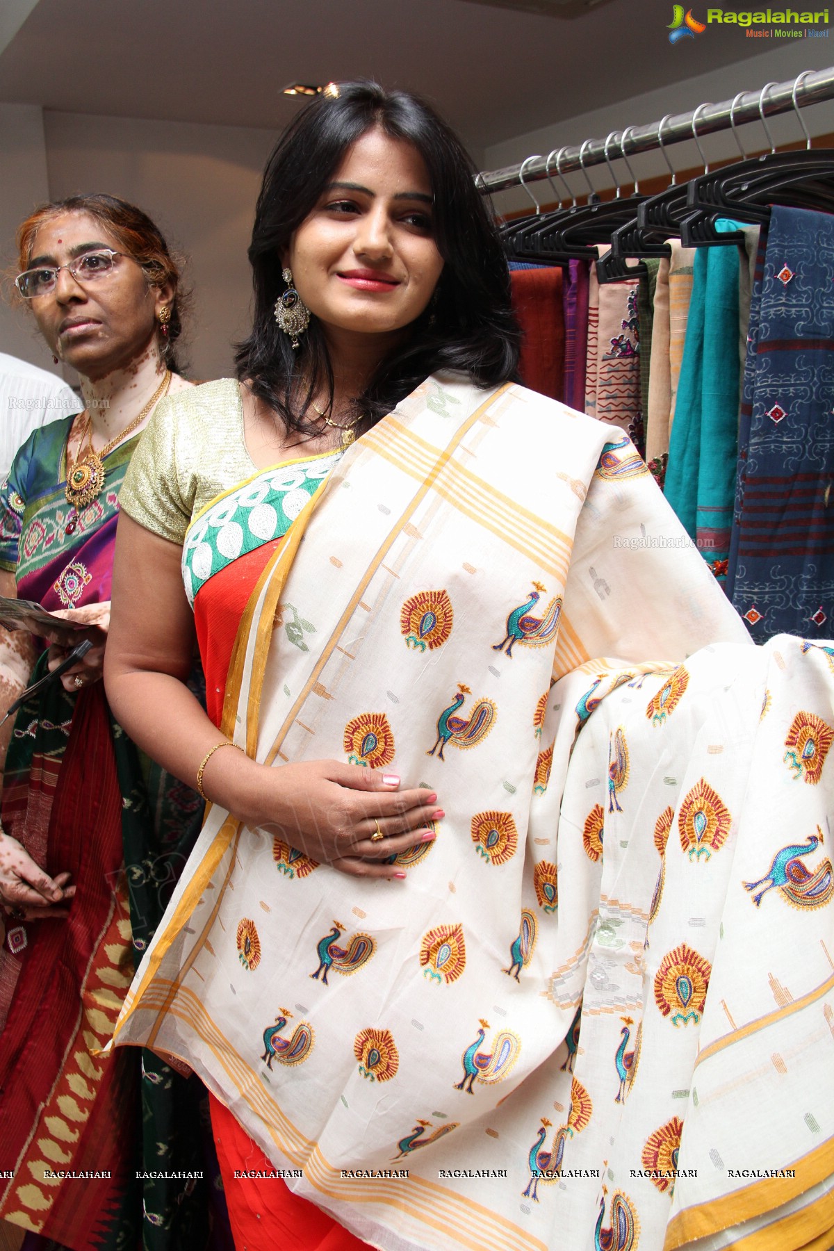 Tanusha inaugurates 'Shrujan Hand Embroidery' Exhibition, Hyderabad