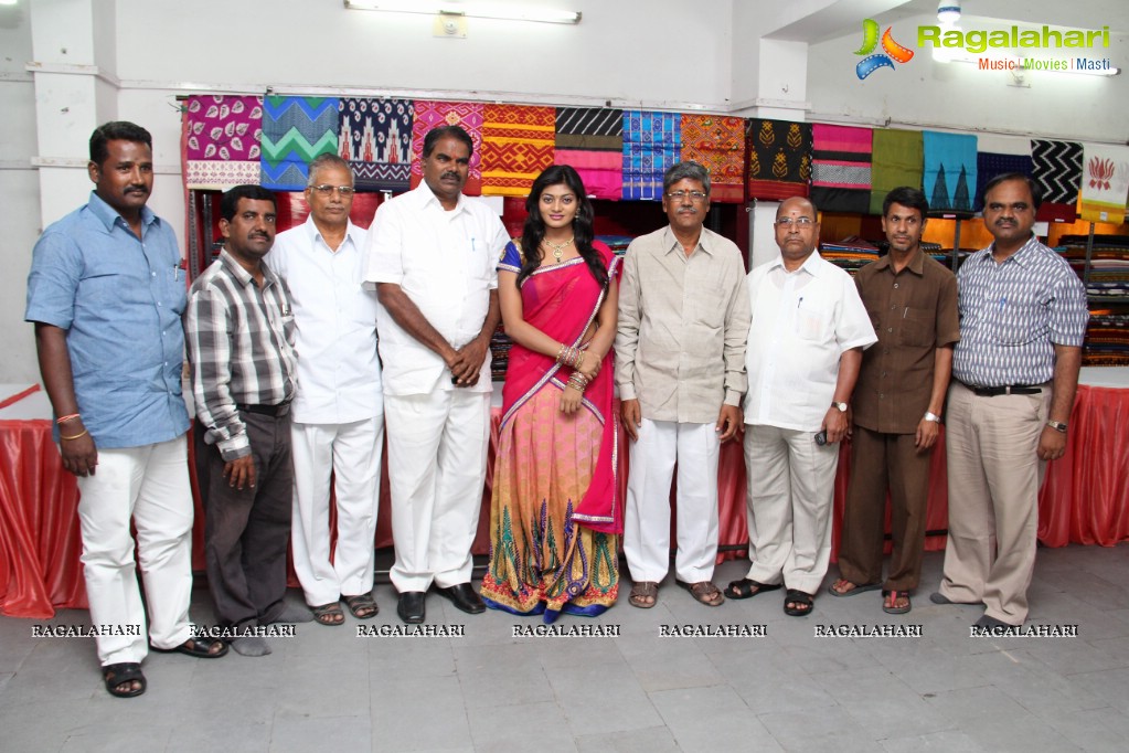 Sowmya inaugurates Pochampally IKAT Art Mela at YWCA, Secunderabad