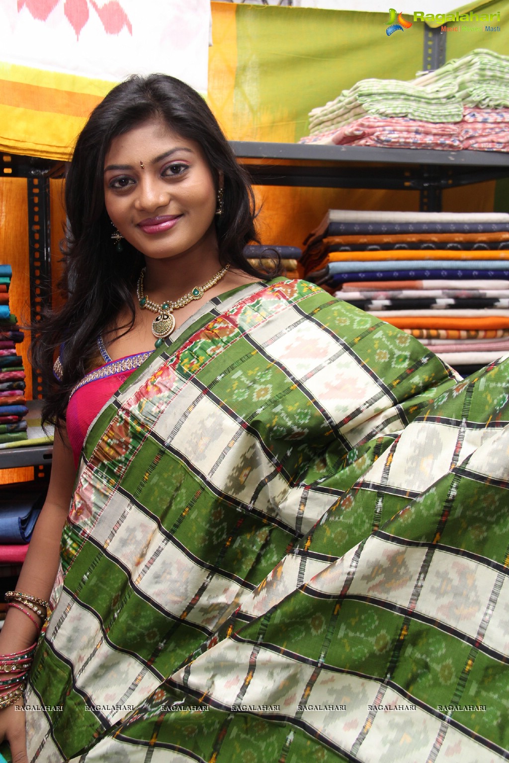 Sowmya inaugurates Pochampally IKAT Art Mela at YWCA, Secunderabad