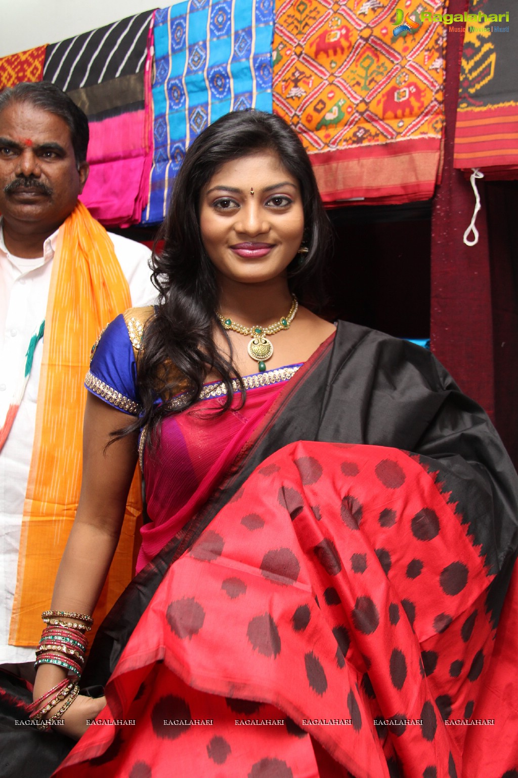 Sowmya inaugurates Pochampally IKAT Art Mela at YWCA, Secunderabad