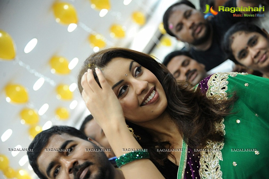 Richa Gangopadhyay inaugurates Vijayawada Central