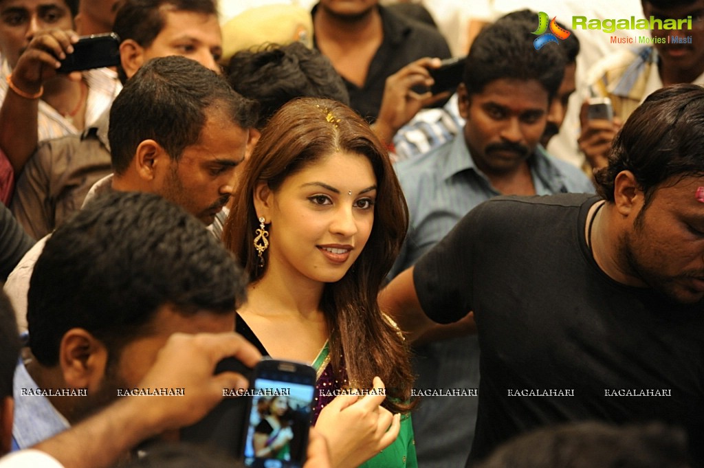 Richa Gangopadhyay inaugurates Vijayawada Central