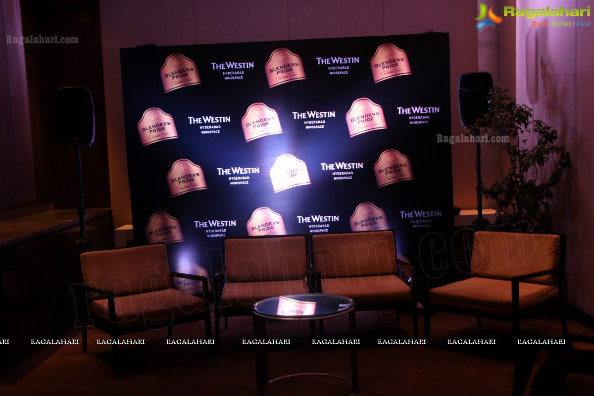 Blenders Pride Fashion Tour 2013 - Vikram Phadnis-JJ Valaya Press Meet