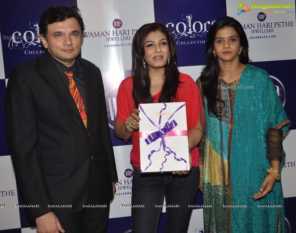 Raveena Tandon launches new collection 'Colors' at Waman Hari Pethe Jewellers, Mumbai