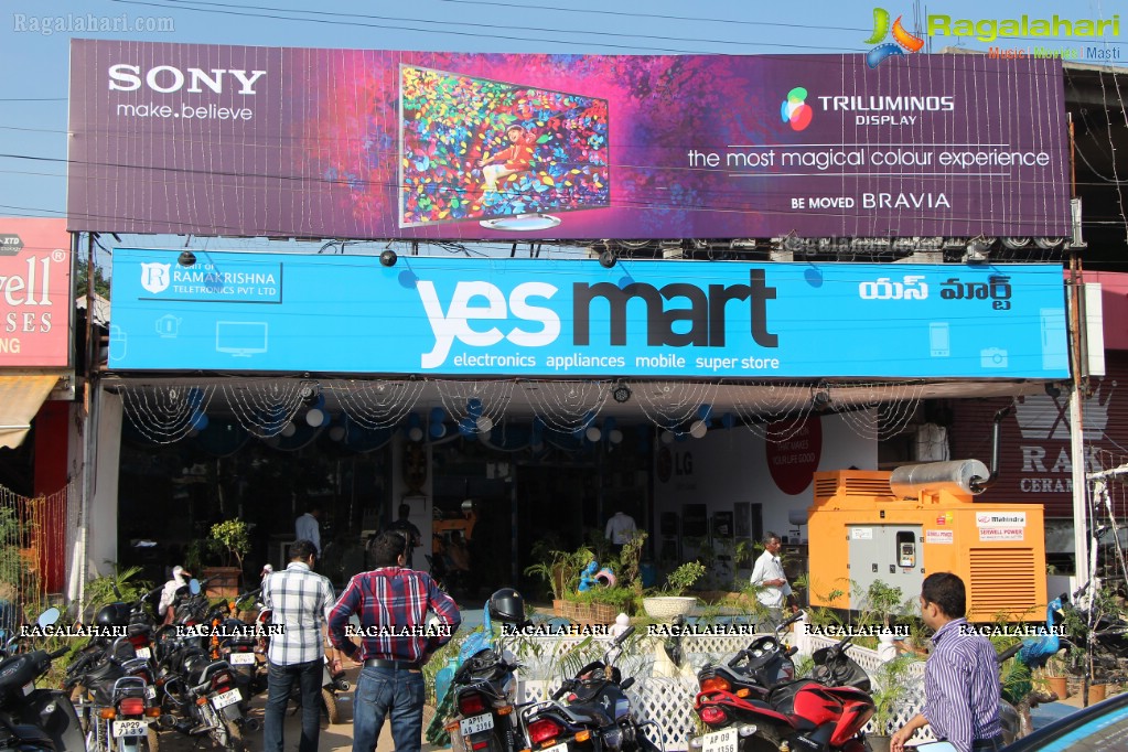 Hamsa Nandini launches Yes Mart at LB Nagar, Hyderabad
