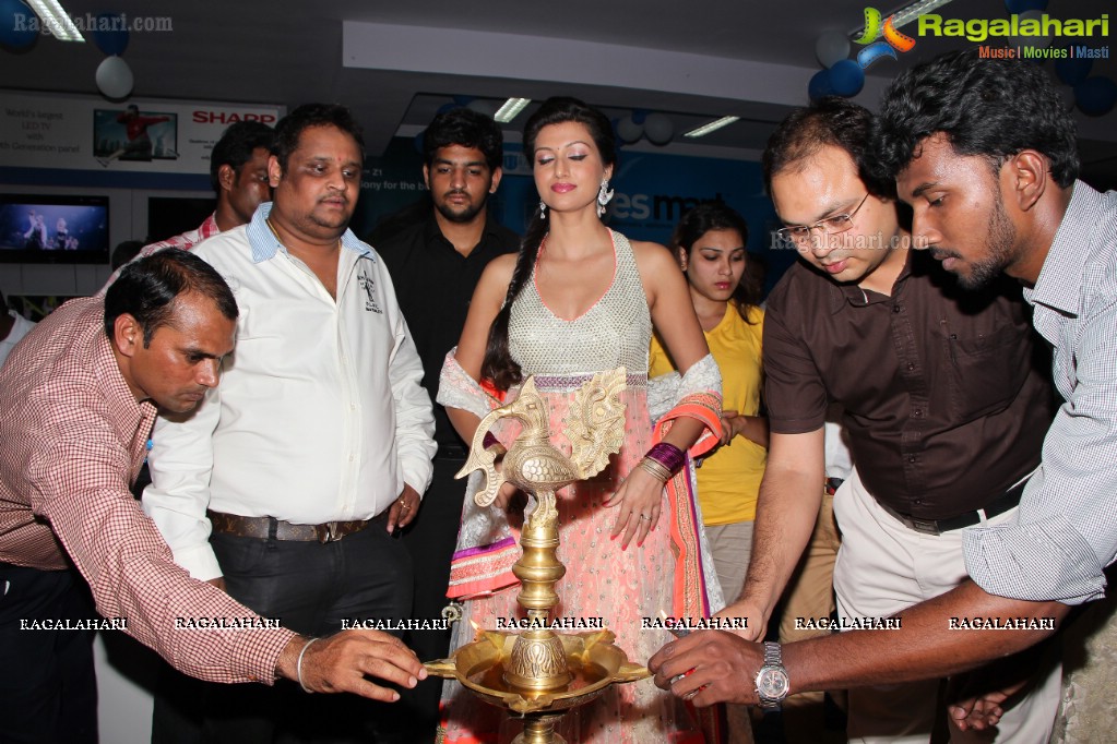 Hamsa Nandini launches Yes Mart at LB Nagar, Hyderabad