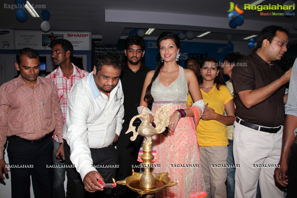 Hamsa Nandini launches Yes Mart at LB Nagar, Hyderabad