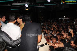 Akshay Kumar at Kismet Pub, Hyderabad