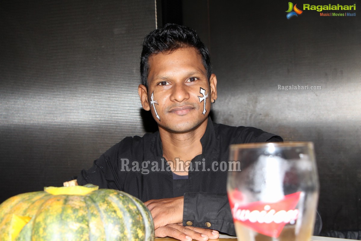 Halloween Party 2013 at Kismet Pub, Hyderabad