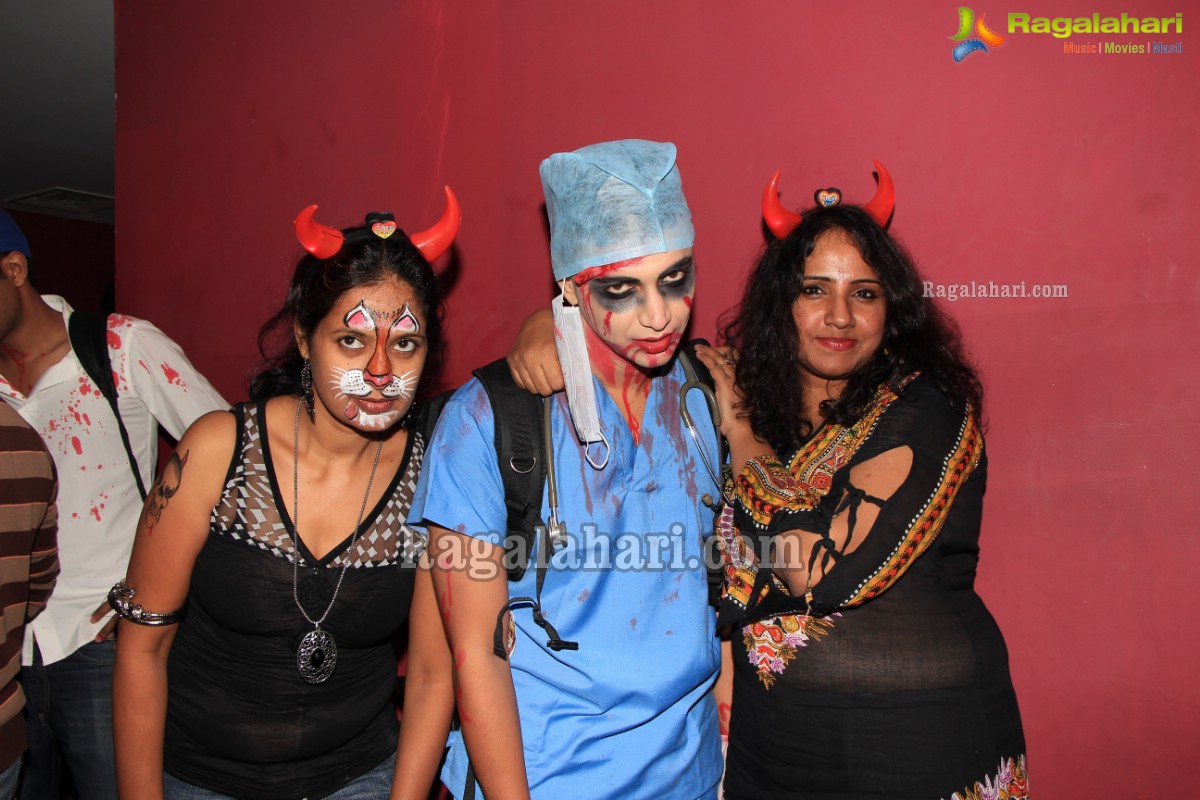 Halloween Party 2013 at Kismet Pub, Hyderabad