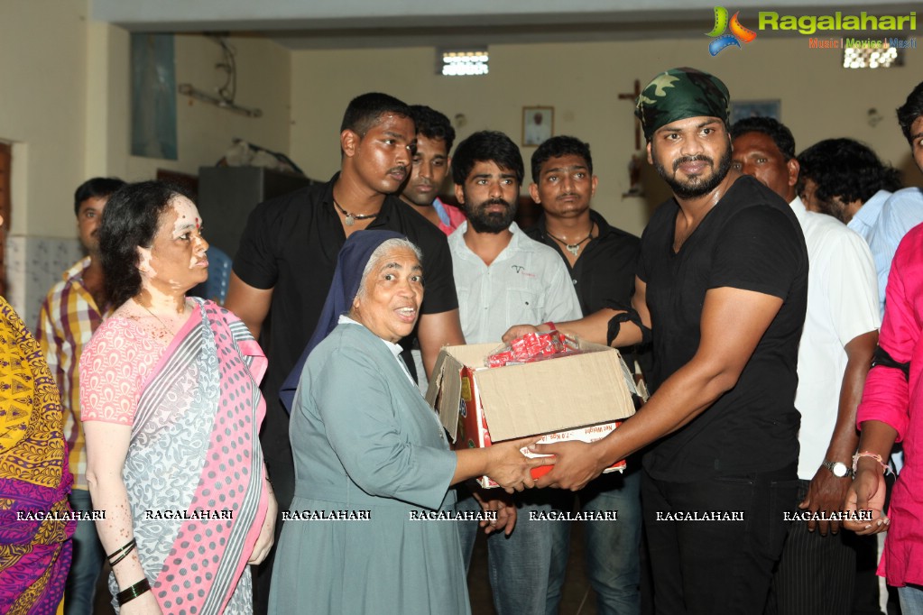 Manchu Manoj at Vizag