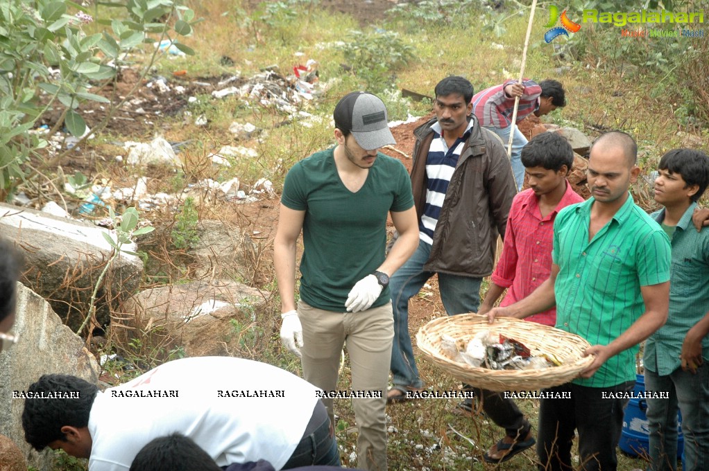 Nagarjuna Family Joins Swachh Bharat Campaign