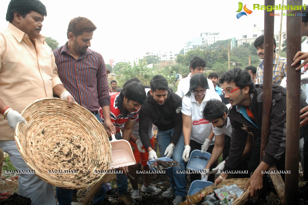 Nagarjuna Family Joins Swachh Bharat Campaign