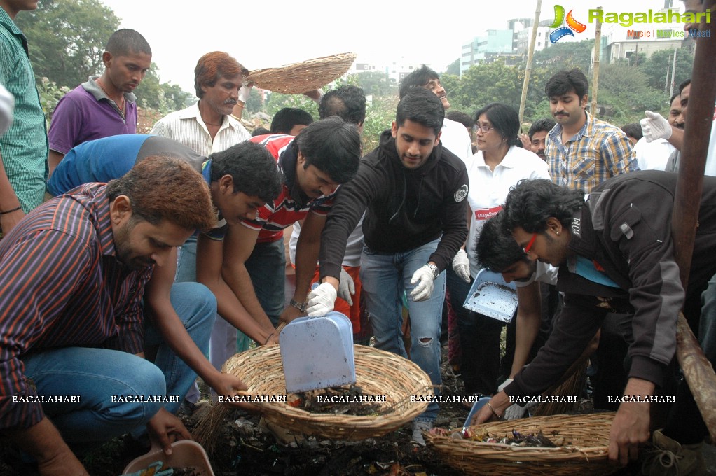 Nagarjuna Family Joins Swachh Bharat Campaign