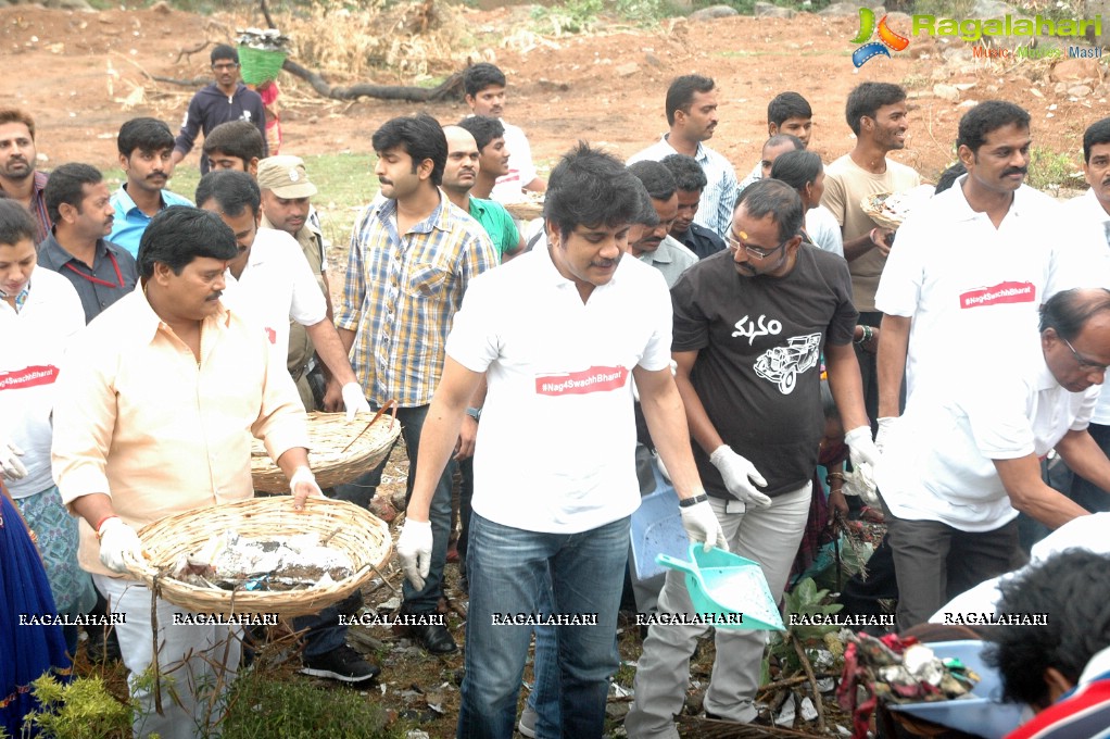 Nagarjuna Family Joins Swachh Bharat Campaign