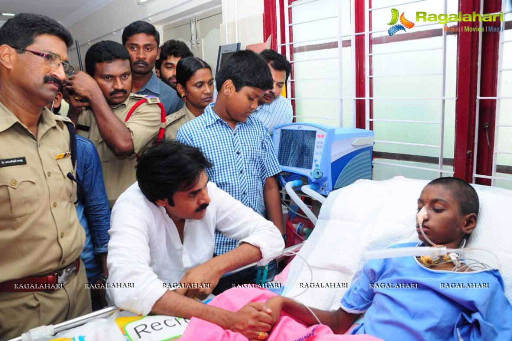 Pawan Kalyan meets Srija at Khammam