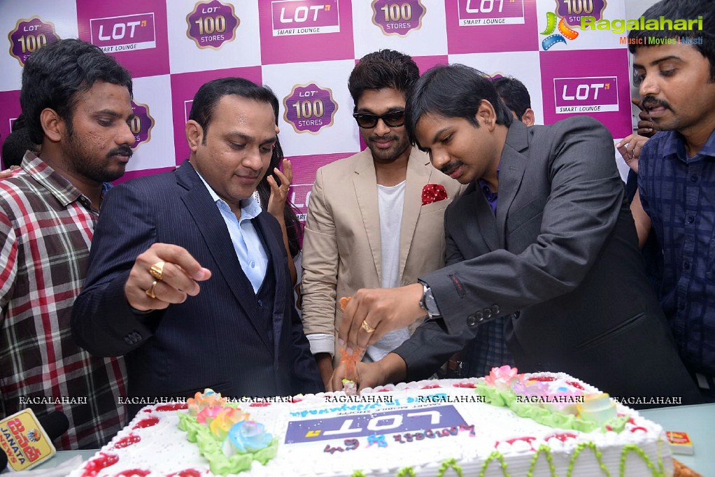Allu Arjun launches Lot Mobiles at Vijayawada