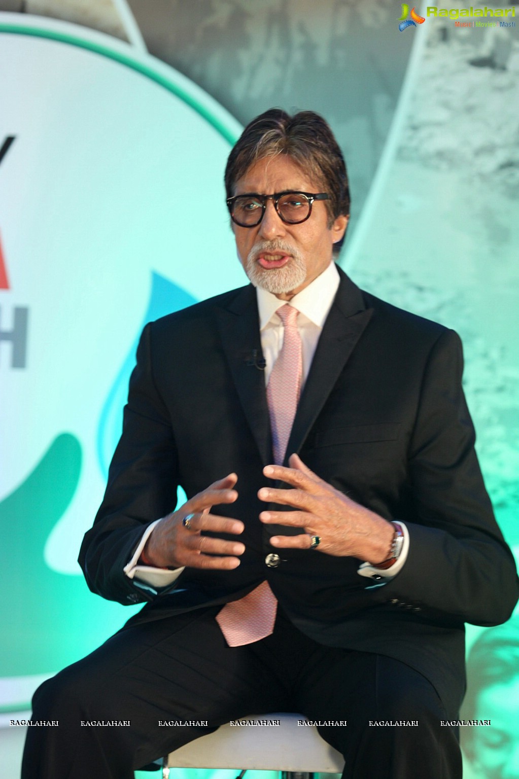 Amitabh Bachchan at the launch of Dettol Banega Swachh India Initiative