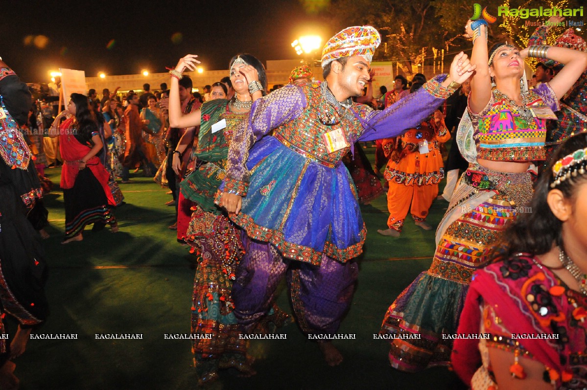 Legend Navratri Utsav 2014 at Imperial Gardens, Hyderabad (Day 8)