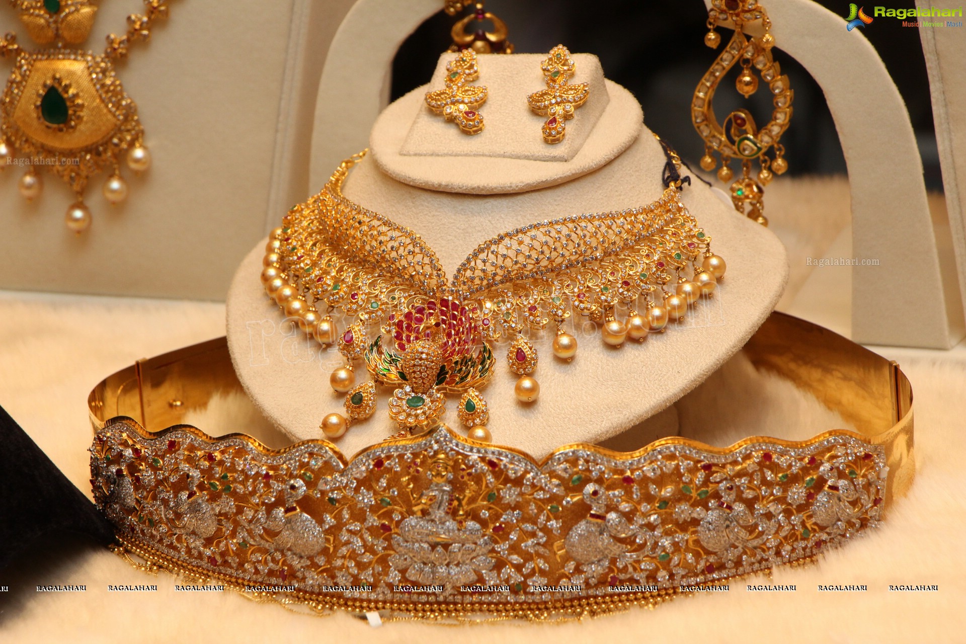Manepally Dhanteras Jewellery Collection 2014 (High Definition)