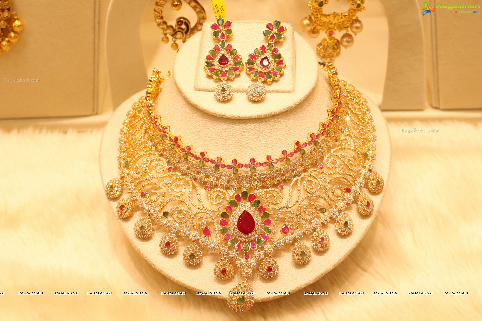 Manepally Dhanteras Jewellery Collection 2014 (High Definition)