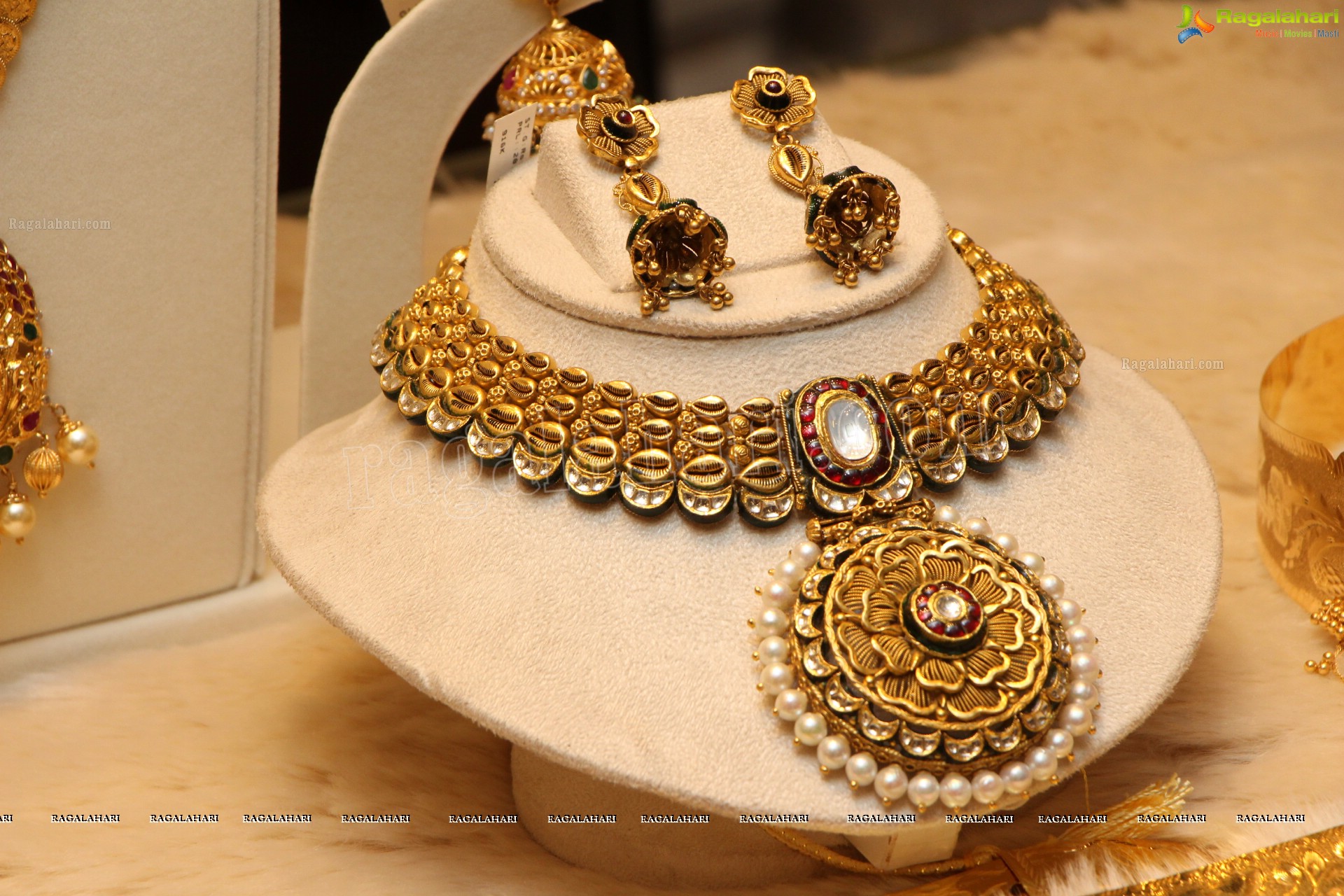 Manepally Dhanteras Jewellery Collection 2014 (High Definition)