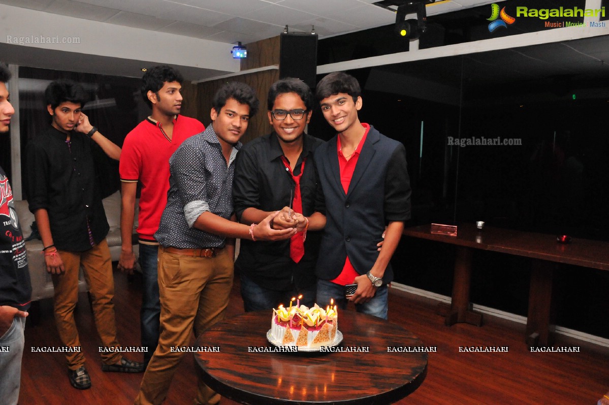 Mithul Chowkani Birthday Bash 2014 at Club Republic
