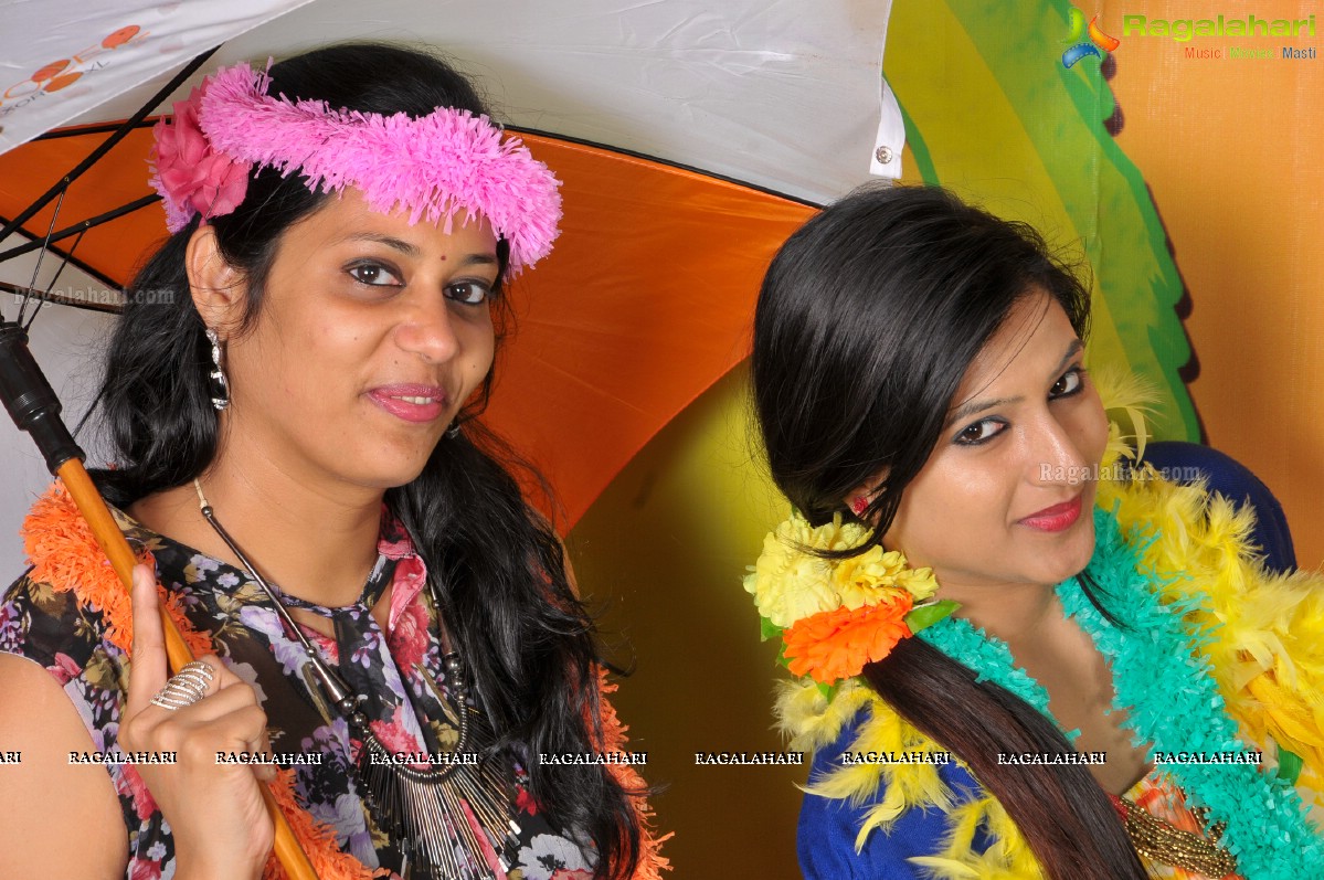 Partyholics Hawain Theme Get Together Party 2014