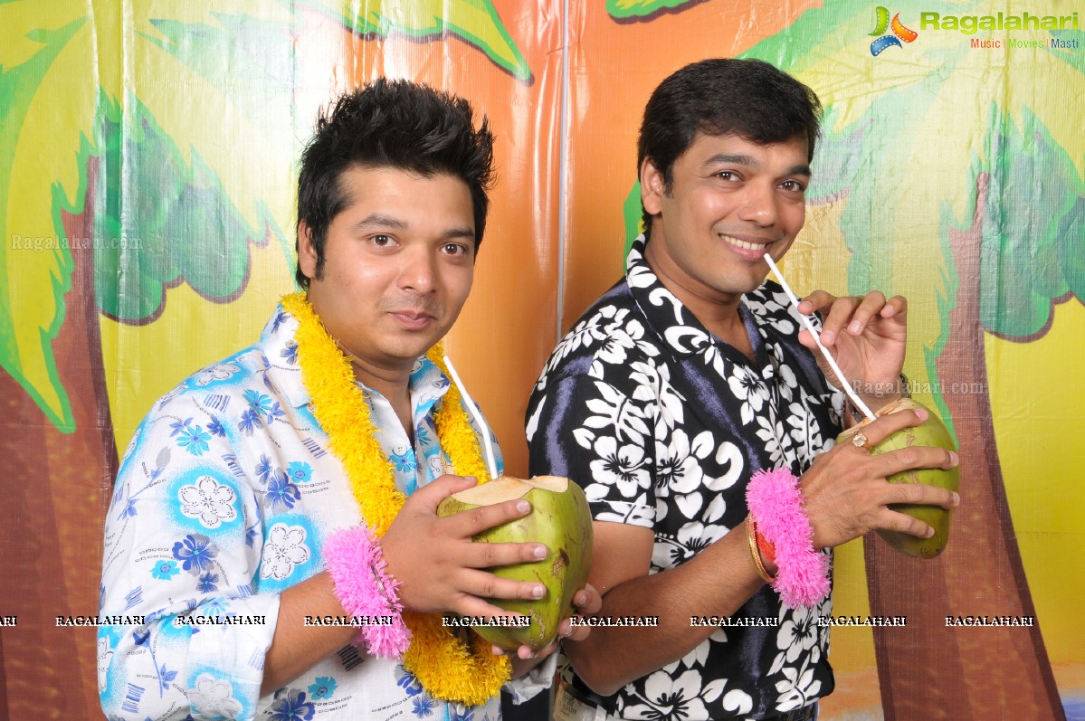 Partyholics Hawain Theme Get Together Party 2014