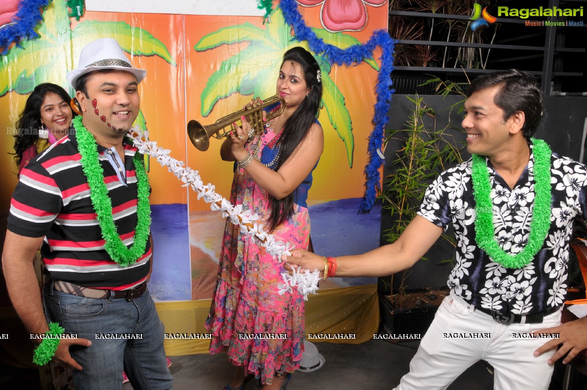 Partyholics Hawain Theme Get Together Party 2014