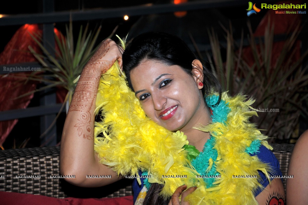 Partyholics Hawain Theme Get Together Party 2014