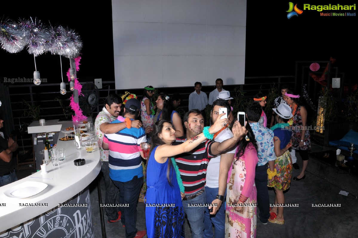 Partyholics Hawain Theme Get Together Party 2014