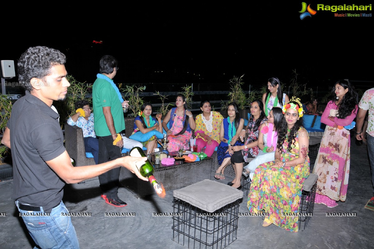 Partyholics Hawain Theme Get Together Party 2014