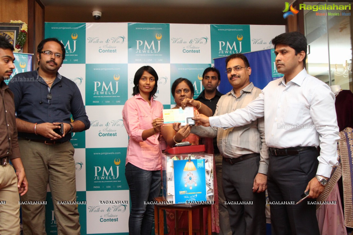 PMJ Jewels Celebrates Win a Solitaire Contest, Hyderabad