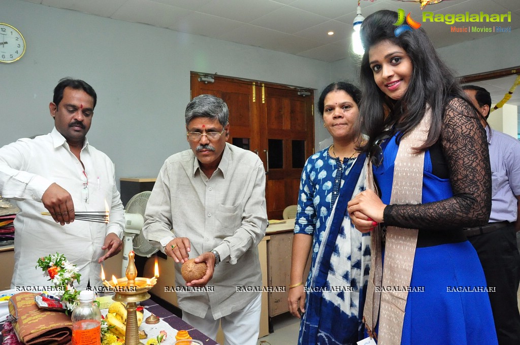 Shilpashwi inaugurates Pochampally IKAT Art Mela at NSIC Kushaiguda