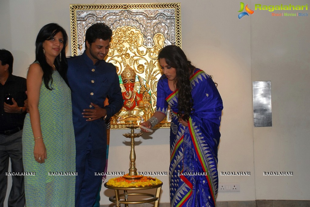 Rani Mukerji inaugurates art show An Art Collector's Paradise by artist Suvigya Sharma