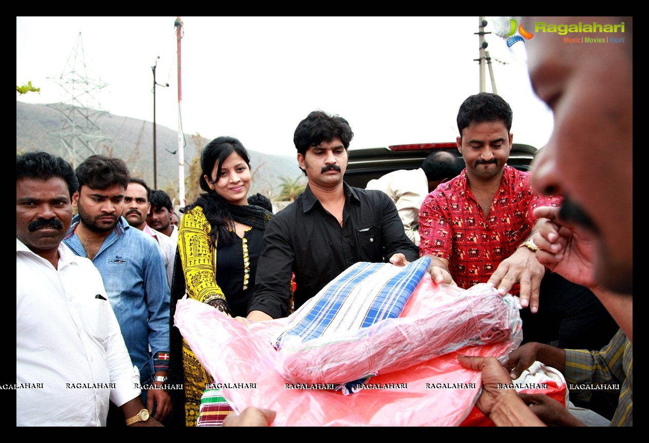 Ravikiran-Sushma, Selvaraj donated essentials to Hudhud Cyclone Victims, Vizag