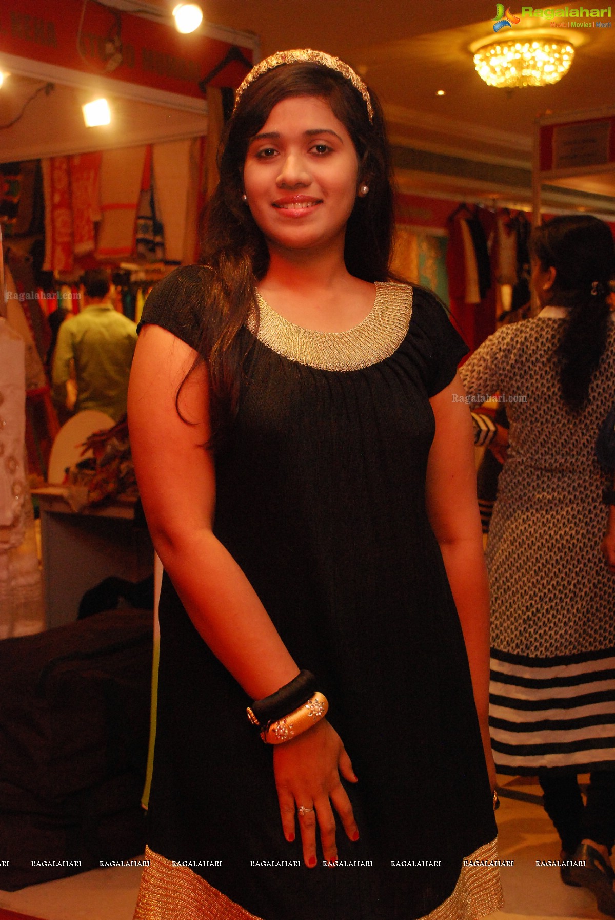 Trendz Vivah Collection 2014 Exhibition by Mrs. Santhi Kathiravan