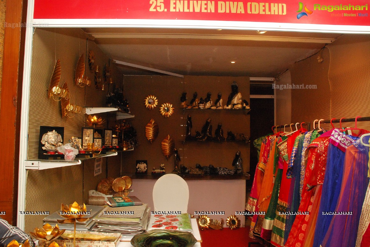 Trendz Vivah Collection 2014 Exhibition by Mrs. Santhi Kathiravan